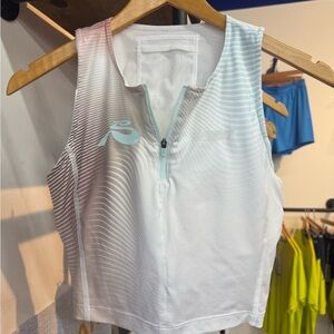 Bandit Race top with phone pocket and gel pockets